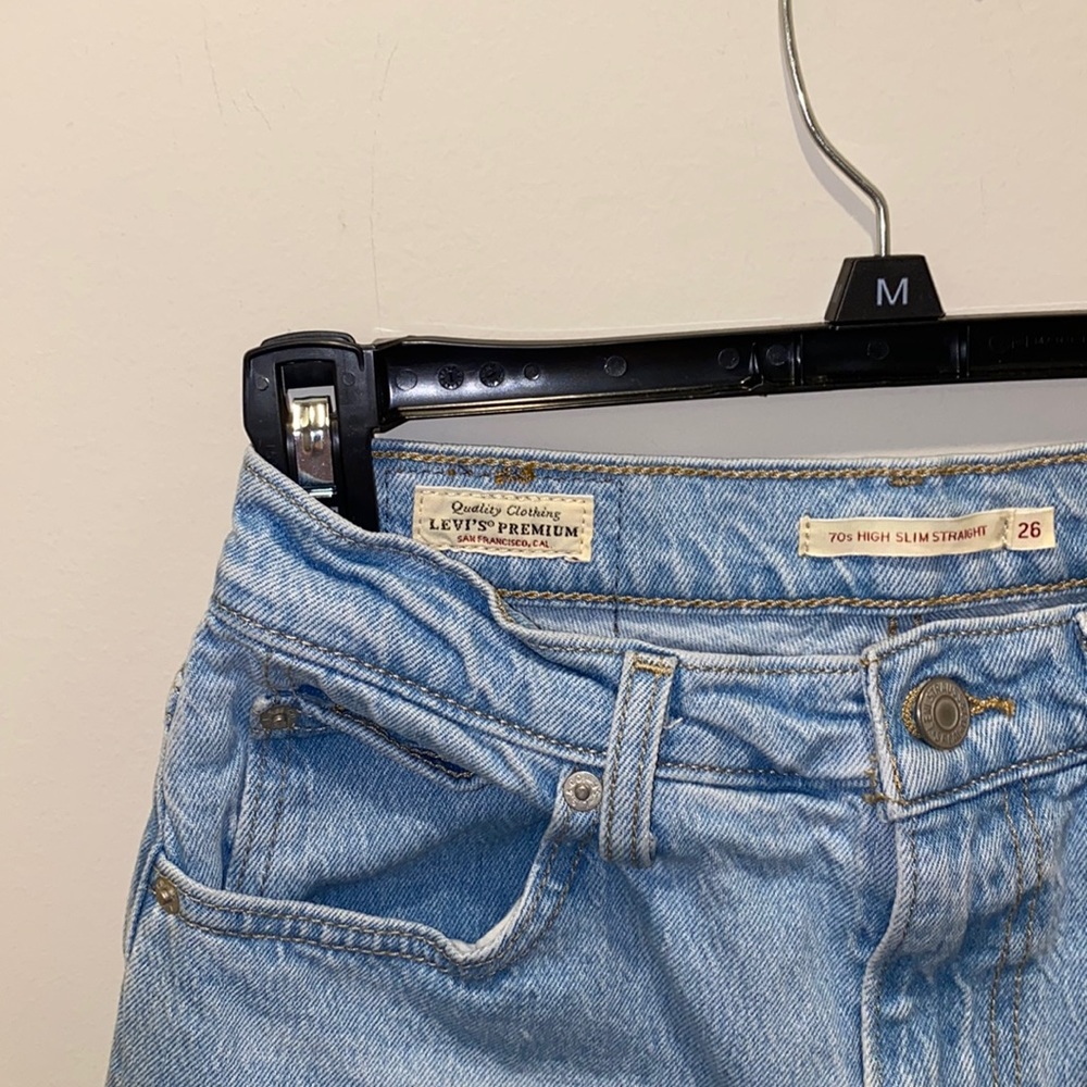 Brand: Quality Clothing Levi’s Premium. Style: 70’s High Slim Straight. Size: 26